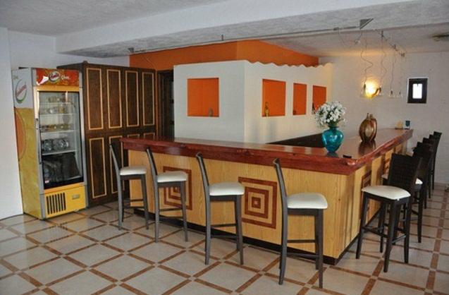Ilidi Rock Apartments Tílos Restauracja zdjęcie